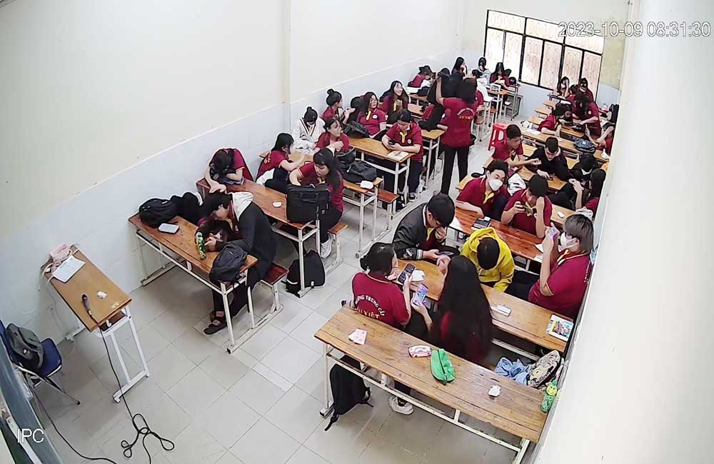 Hình  Camera Giám Sát  thực tế  màu sắc sáng đẹp 8.0 MP của bộ Lắp camera chông nước chuyên dụng sắc nét sử dụng mã DH-HAC-HFW1800TP-A